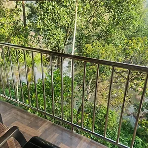 Farm stay River Rock Homestay, Anachal